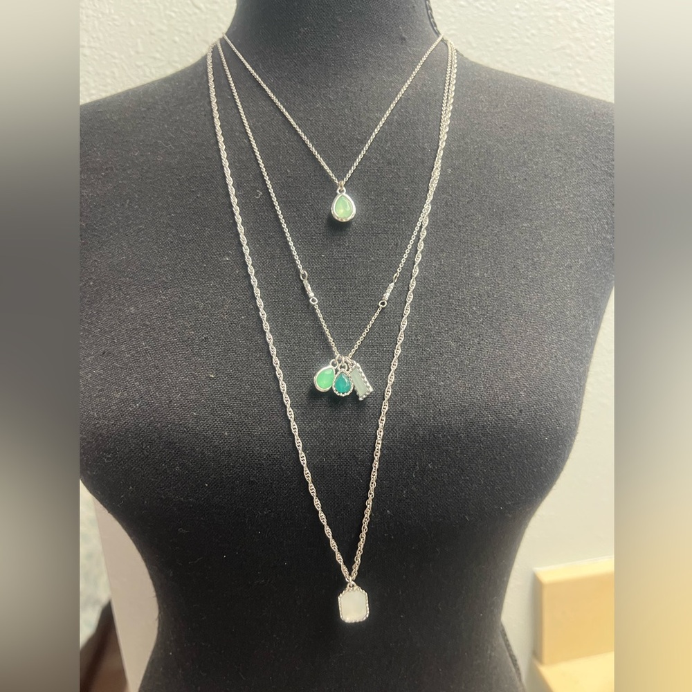 Loft Elegant Silver and Green Pendant Necklace Set